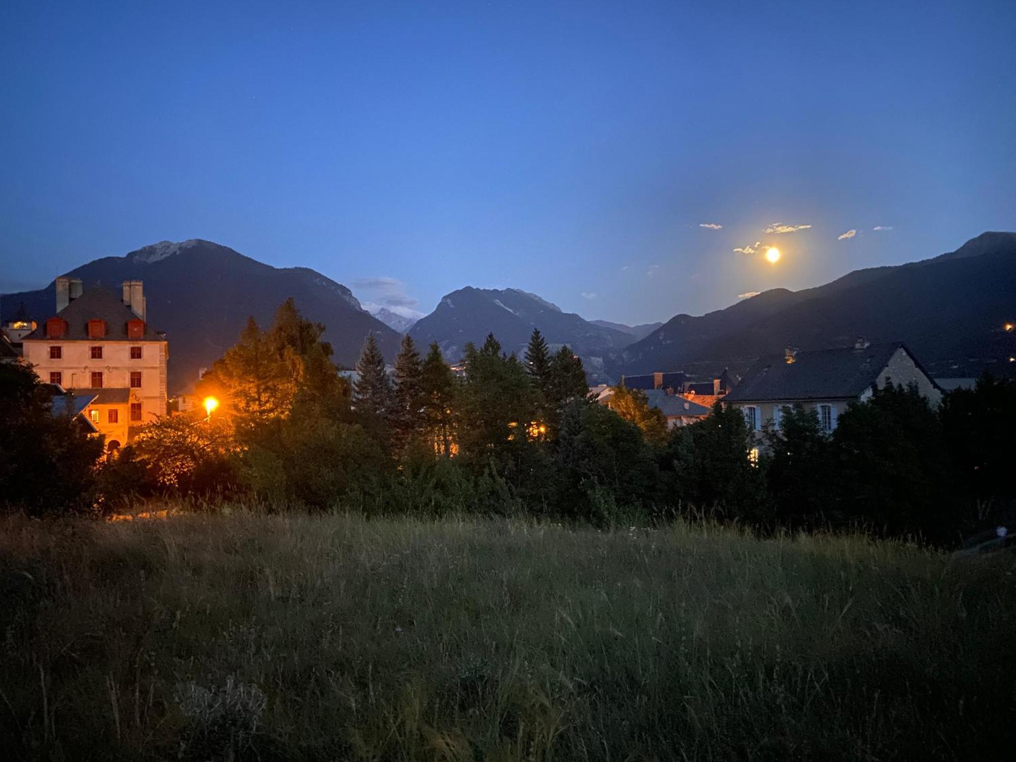 Le Pavillon Des Officiers Aparthotel Mont-Dauphin Kültér fotó