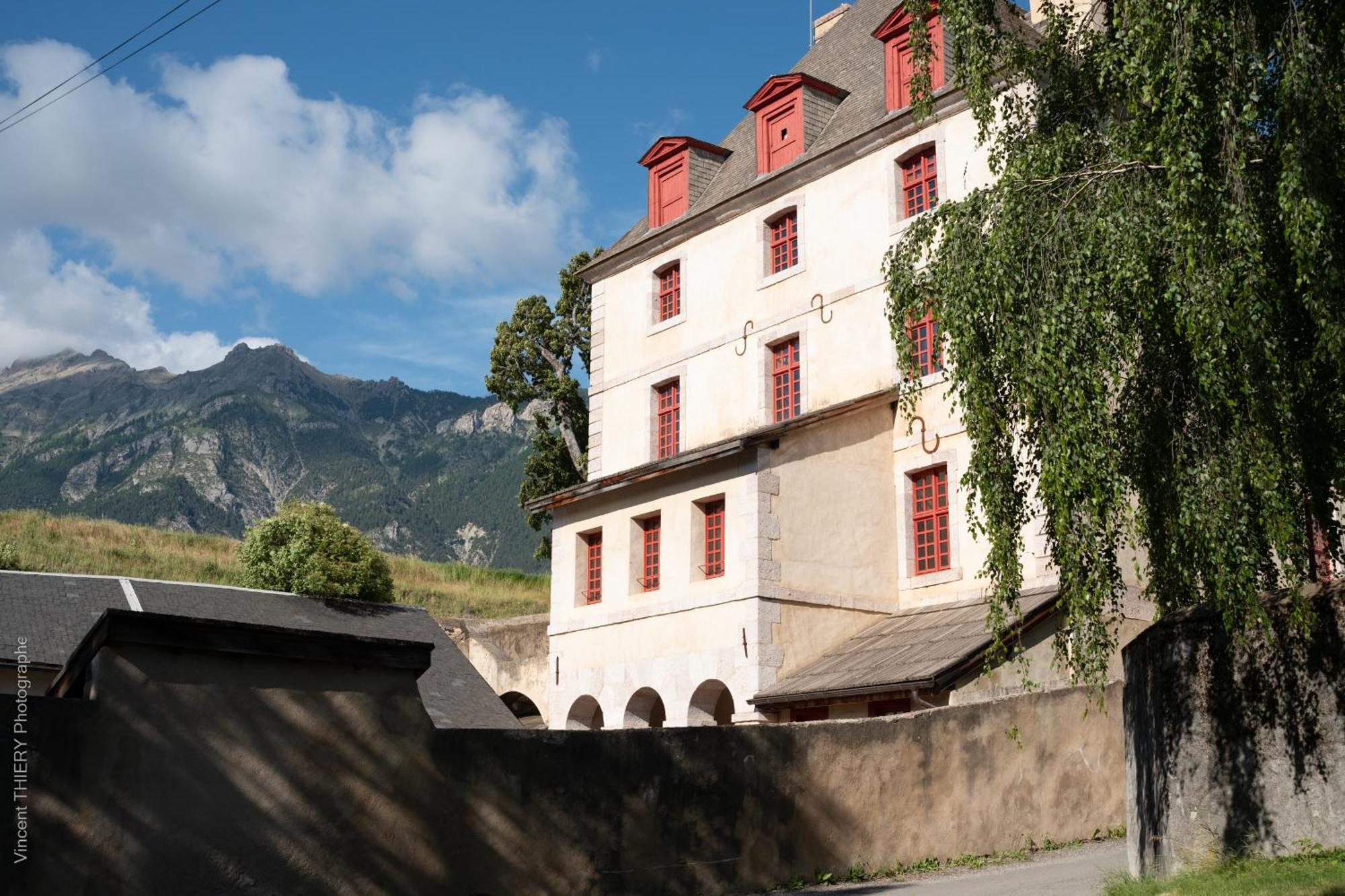 Le Pavillon Des Officiers Aparthotel Mont-Dauphin Kültér fotó