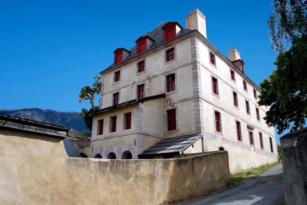 Le Pavillon Des Officiers Aparthotel Mont-Dauphin Kültér fotó